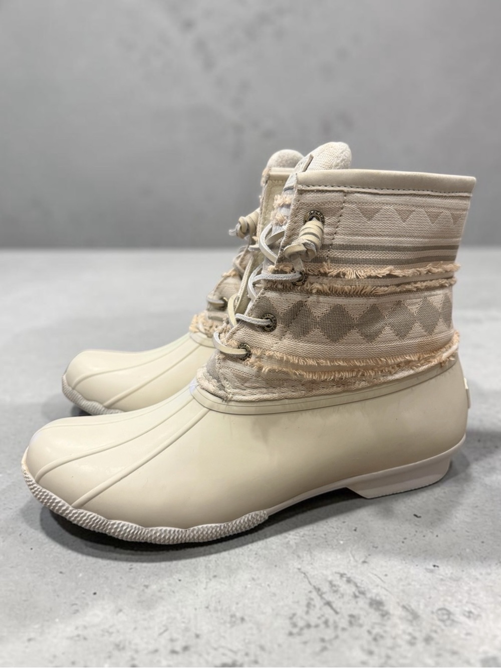 Sperry Women's Saltwater Textured Stripe Cream Quilted Duck Boots